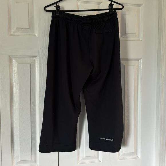 Under Armour Golf Capris Size M❤️❤️ - Picture 2 of 4